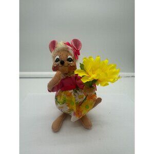 Annalee Dolls Springtime Mouse Holding Flower 2011